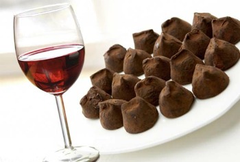 Score! Women Who Drink Wine and Eat Chocolate Will Live Longer